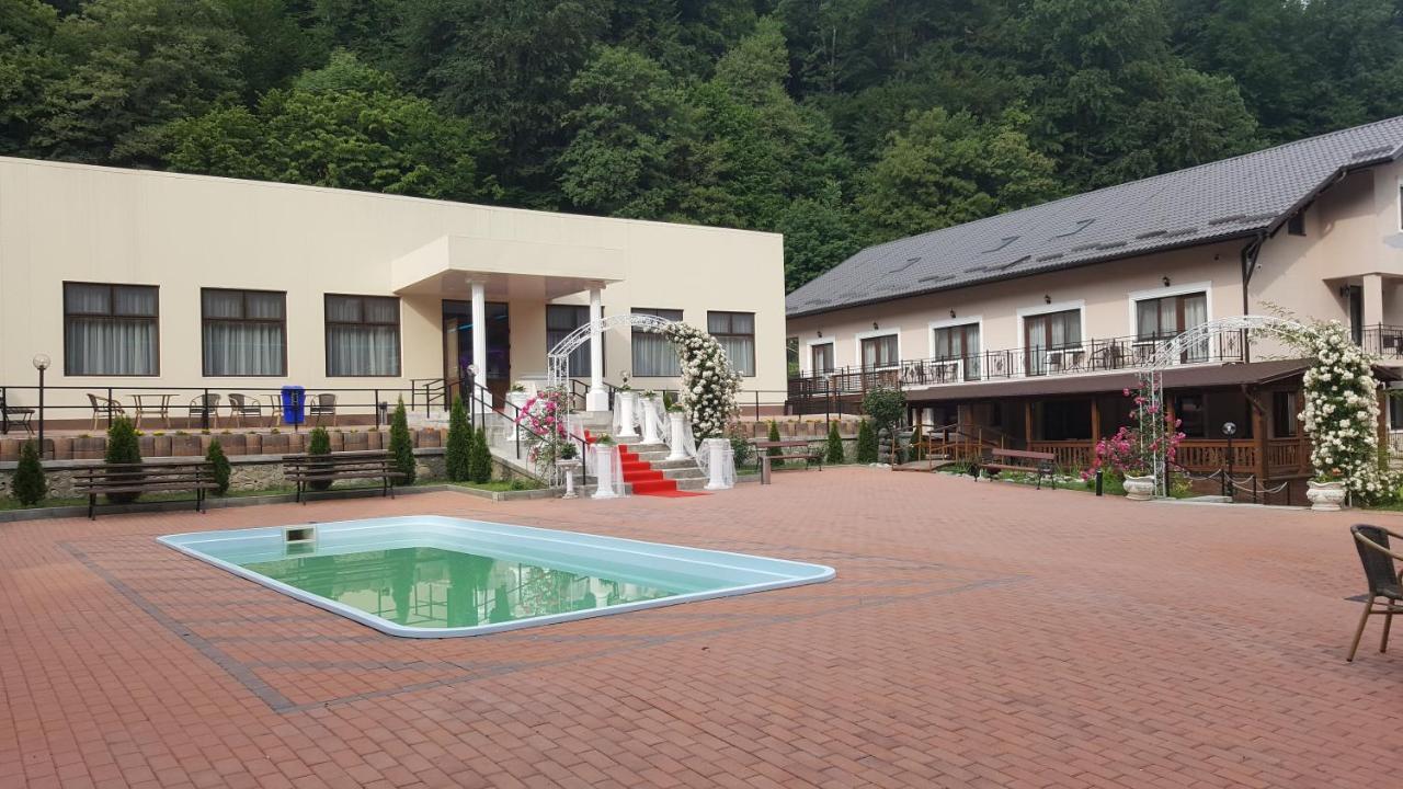 Vila Tisa Tismana Kültér fotó
